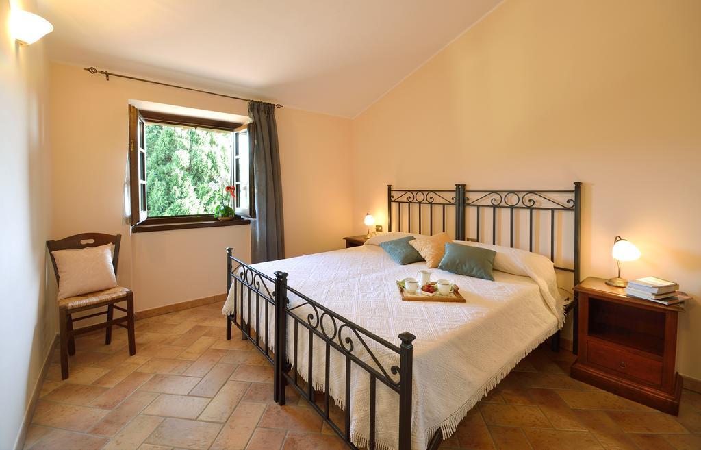 Agriturismo San Severo Пассіньяно-суль-Тразімено Номер фото