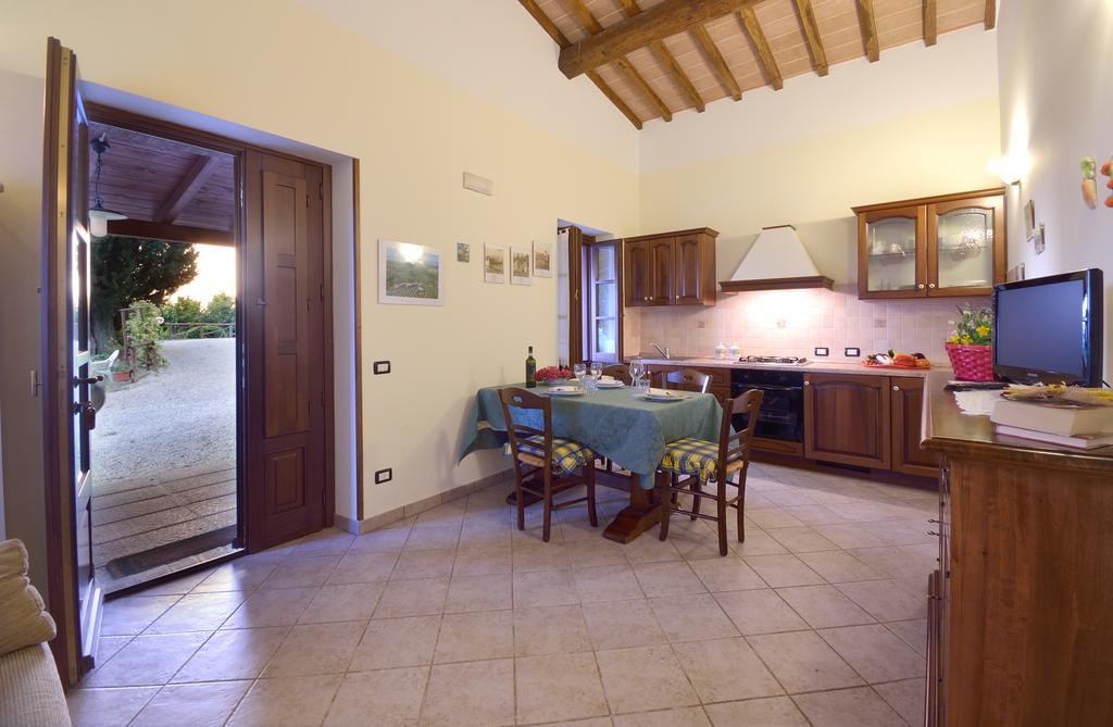 Agriturismo San Severo Пассіньяно-суль-Тразімено Екстер'єр фото