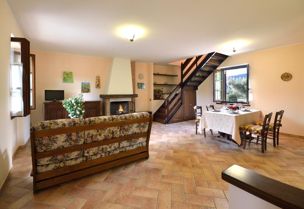 Agriturismo San Severo Пассіньяно-суль-Тразімено Екстер'єр фото